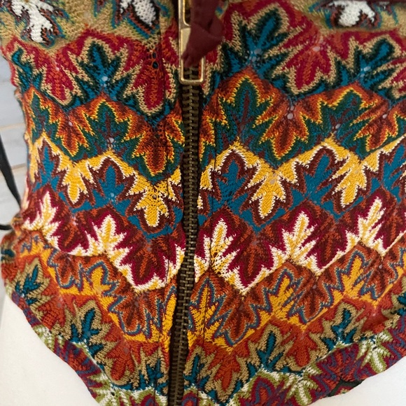 Ultimate 90s dELiA*S style halter top with zipper in back. - Picture 4 of 6